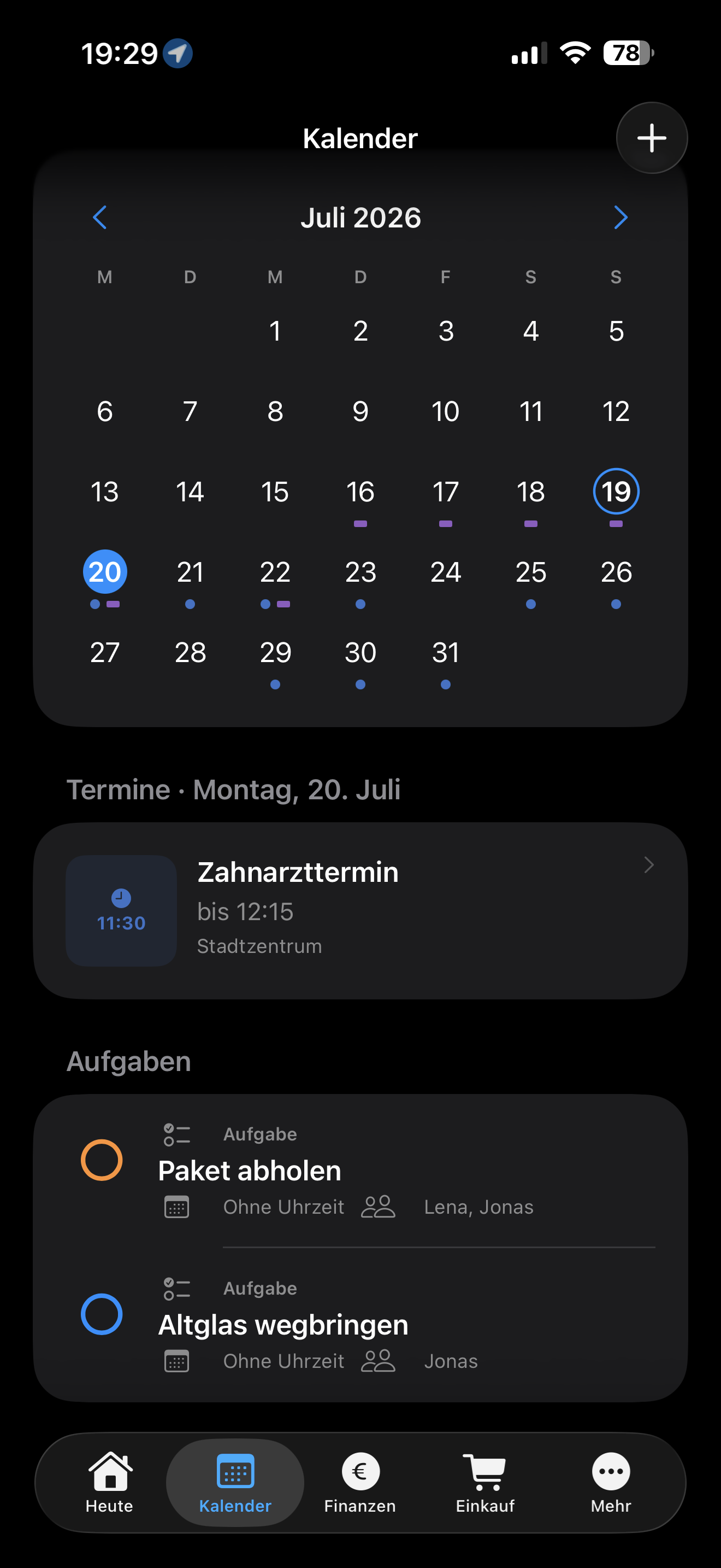 Monatsansicht des gemeinsamen Kalenders mit Terminen und Aufgaben